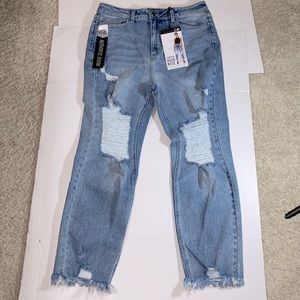 CELLO AUTHENTIC DENIM Junior Super High Rise Frayed Straight legs. Destructed